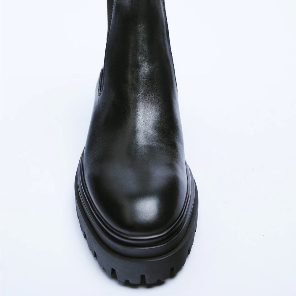 NWT Zara Black Flat Leather Lug Ankle Boots. Size 7.5. - Picture 4 of 10